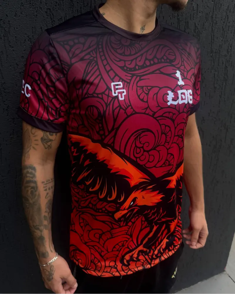 Camiseta personalizada com mascote e identidade da turma produzida pela Fourteam